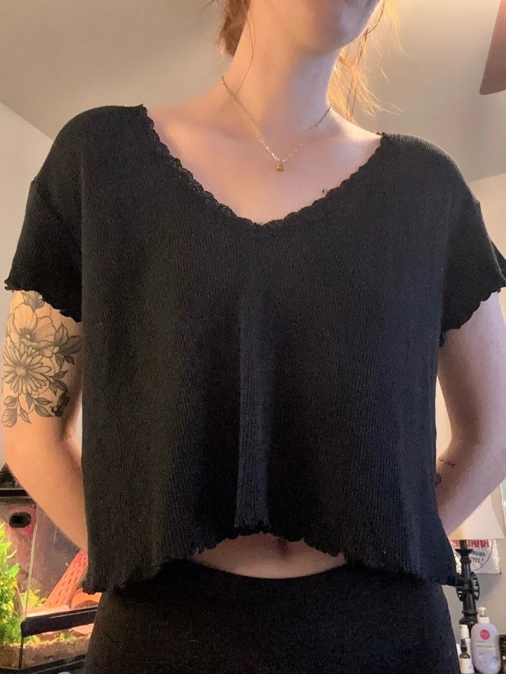 American Eagle Soft & Sexy V-Neck Crop Tee Black Size Small